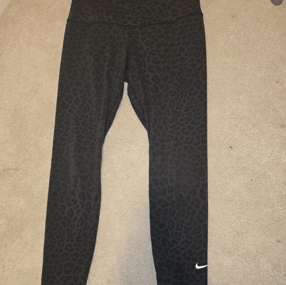 Nike Dry Fit Leopard Print Capri Workout Leggings